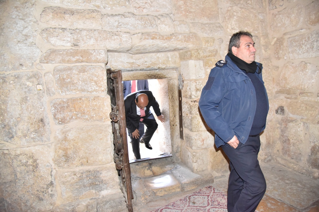 نائب رئيس بلدية بيت لحم يستقبل وزير الأشغال العامة والاسكان في دار البلدية