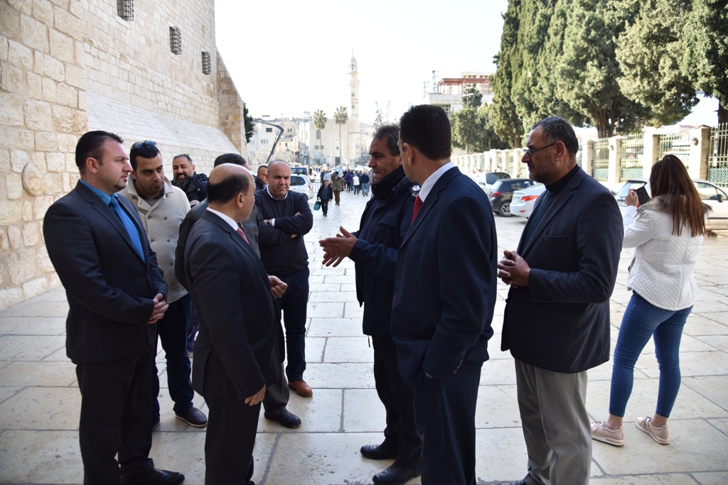نائب رئيس بلدية بيت لحم يستقبل وزير الأشغال العامة والاسكان في دار البلدية