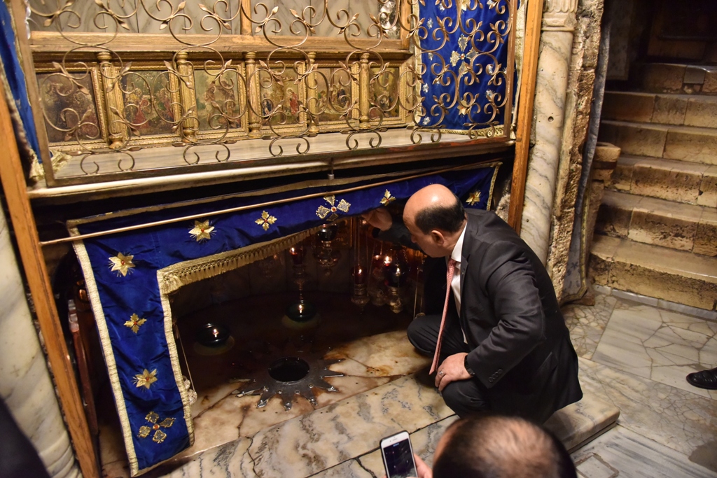 نائب رئيس بلدية بيت لحم يستقبل وزير الأشغال العامة والاسكان في دار البلدية