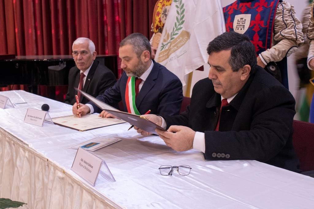 بلديتا بيت لحم وكوري الإيطالية توقعان على وثيقة إعلان النوايا للتوقيع على اتفاقية توأمة قريباً بين المدينتين