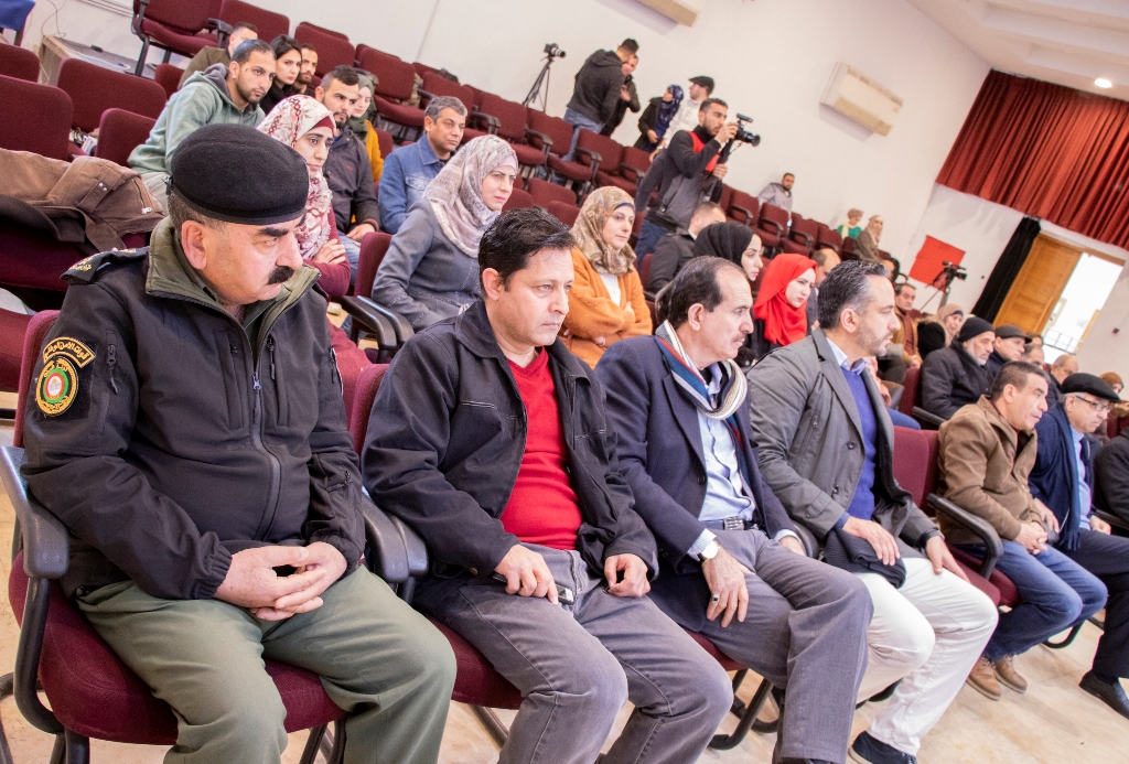 حنانيا يشارك في حفل اختتام دورة الفسيفساء الأولى تحت شعار " صم يصنعون الجمال " في مركز السلام بيت لحم