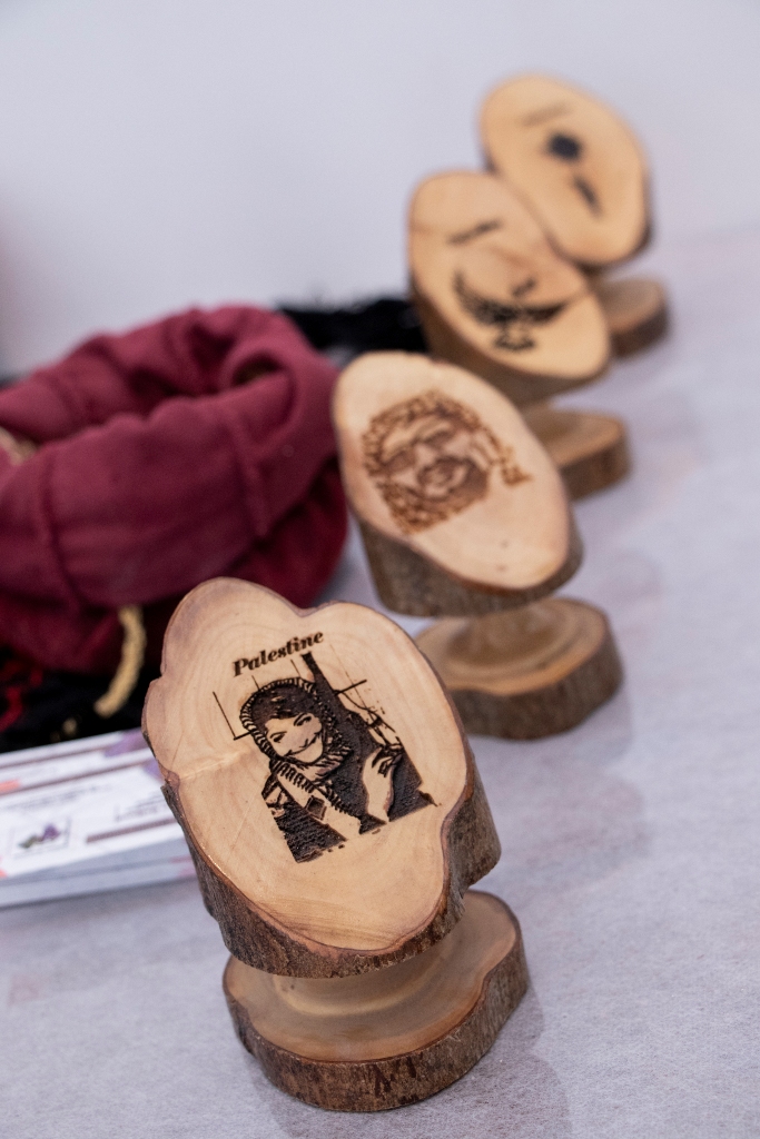 حنانيا يشارك في حفل اختتام دورة الفسيفساء الأولى تحت شعار " صم يصنعون الجمال " في مركز السلام بيت لحم