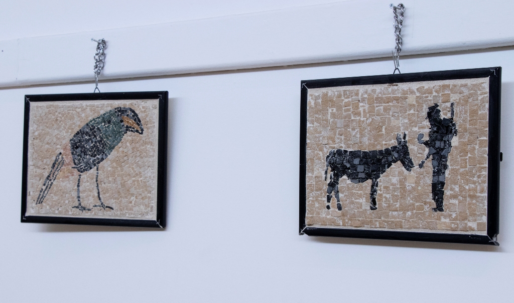 حنانيا يشارك في حفل اختتام دورة الفسيفساء الأولى تحت شعار " صم يصنعون الجمال " في مركز السلام بيت لحم