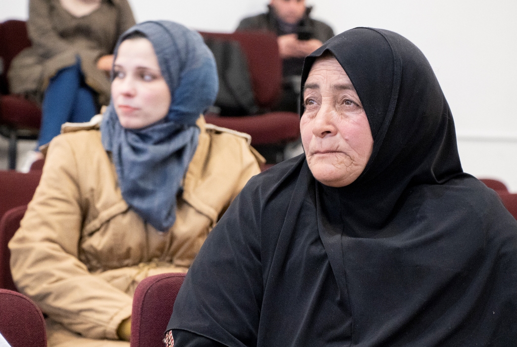 حنانيا يشارك في حفل اختتام دورة الفسيفساء الأولى تحت شعار " صم يصنعون الجمال " في مركز السلام بيت لحم