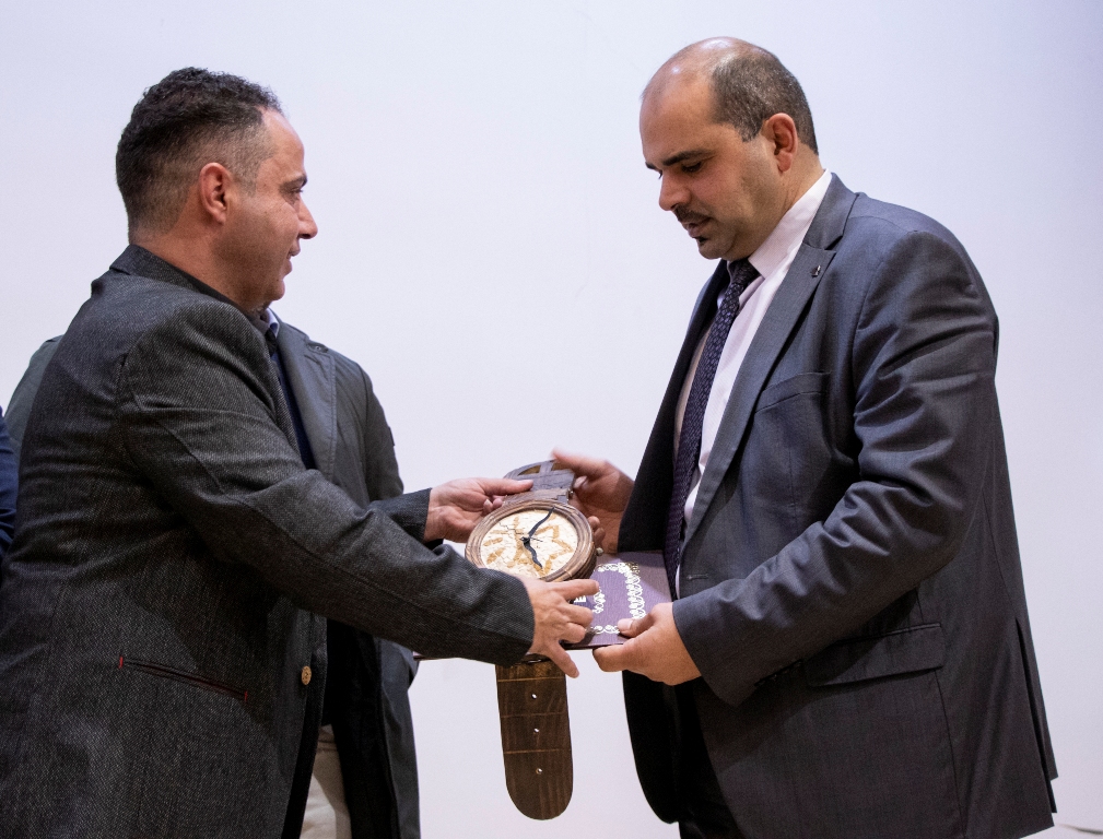 حنانيا يشارك في حفل اختتام دورة الفسيفساء الأولى تحت شعار " صم يصنعون الجمال " في مركز السلام بيت لحم