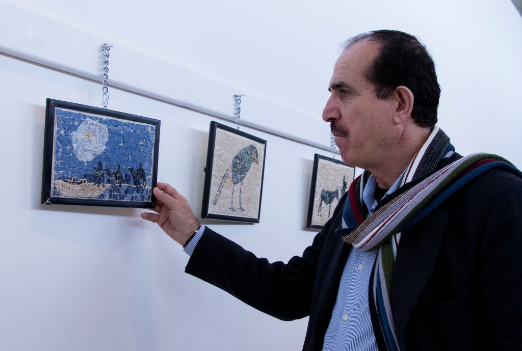 حنانيا يشارك في حفل اختتام دورة الفسيفساء الأولى تحت شعار " صم يصنعون الجمال " في مركز السلام بيت لحم