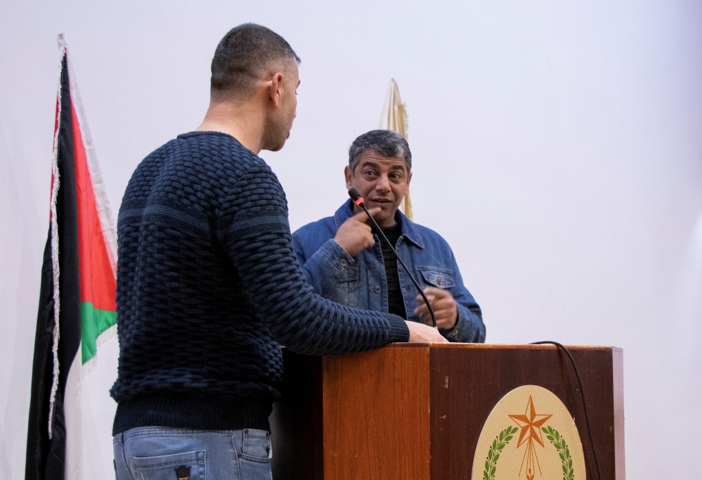 حنانيا يشارك في حفل اختتام دورة الفسيفساء الأولى تحت شعار " صم يصنعون الجمال " في مركز السلام بيت لحم