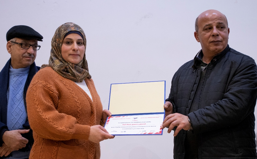 حنانيا يشارك في حفل اختتام دورة الفسيفساء الأولى تحت شعار " صم يصنعون الجمال " في مركز السلام بيت لحم