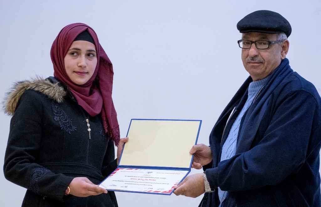 حنانيا يشارك في حفل اختتام دورة الفسيفساء الأولى تحت شعار " صم يصنعون الجمال " في مركز السلام بيت لحم