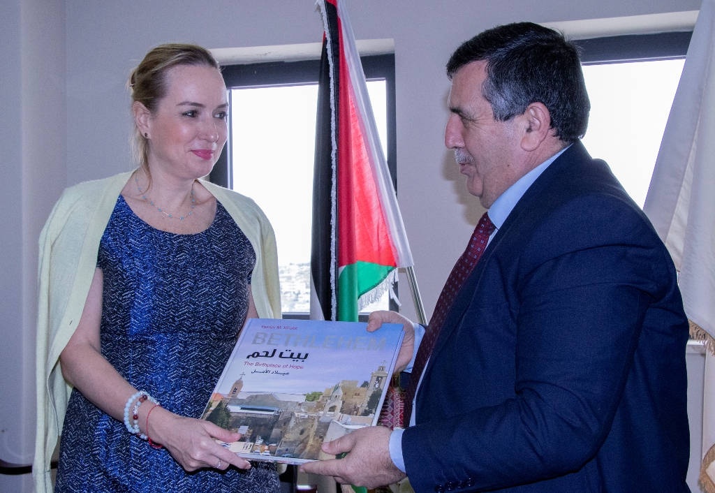 رئيس بلدية بيت لحم يستقبل  المديرة العامة للمنظمات الدولية والمساعدات الإنسانية والتنموية في وزارة الخارجية السلوفاكية