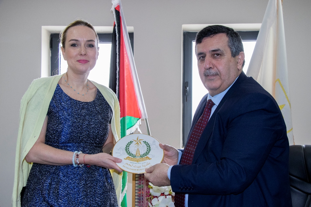 رئيس بلدية بيت لحم يستقبل  المديرة العامة للمنظمات الدولية والمساعدات الإنسانية والتنموية في وزارة الخارجية السلوفاكية