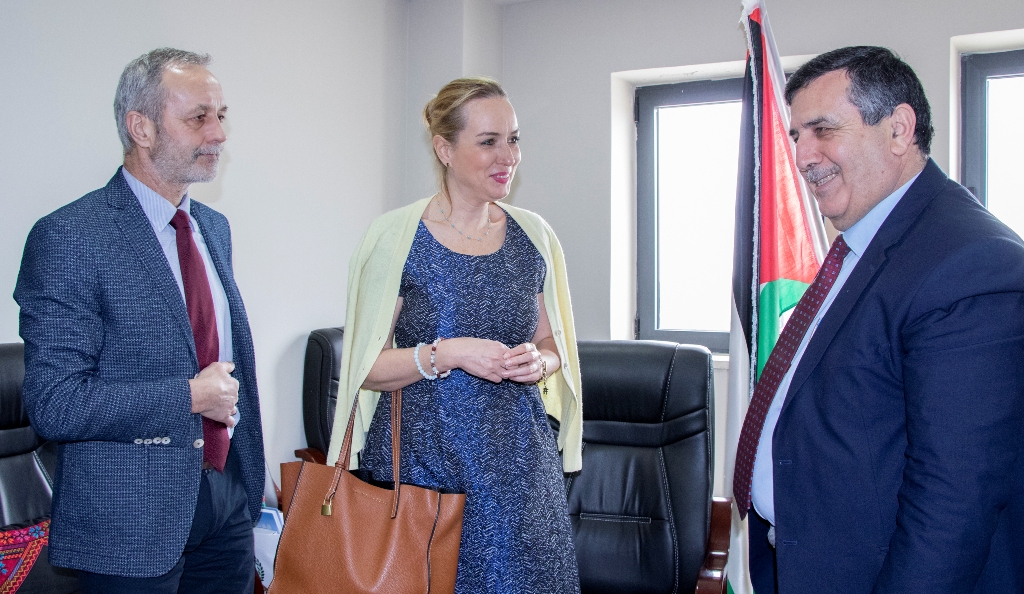 رئيس بلدية بيت لحم يستقبل  المديرة العامة للمنظمات الدولية والمساعدات الإنسانية والتنموية في وزارة الخارجية السلوفاكية