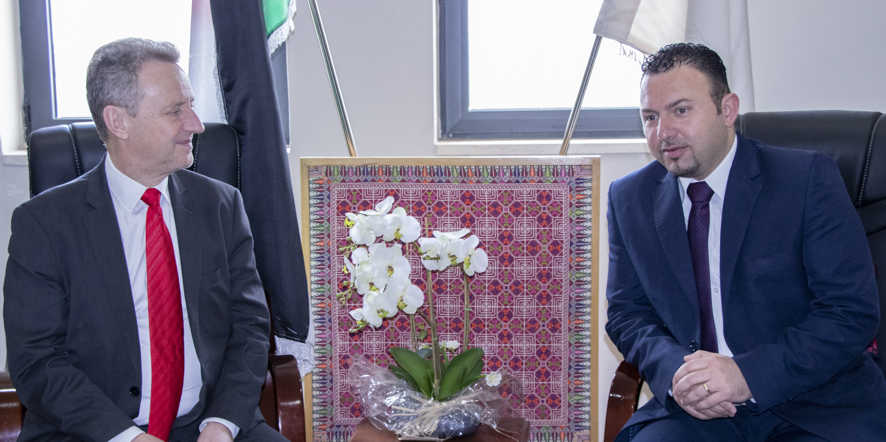 حنانيا ومرقص يستقبلان وفداً من فيينا ويبحثان سبل التعاون المشترك 