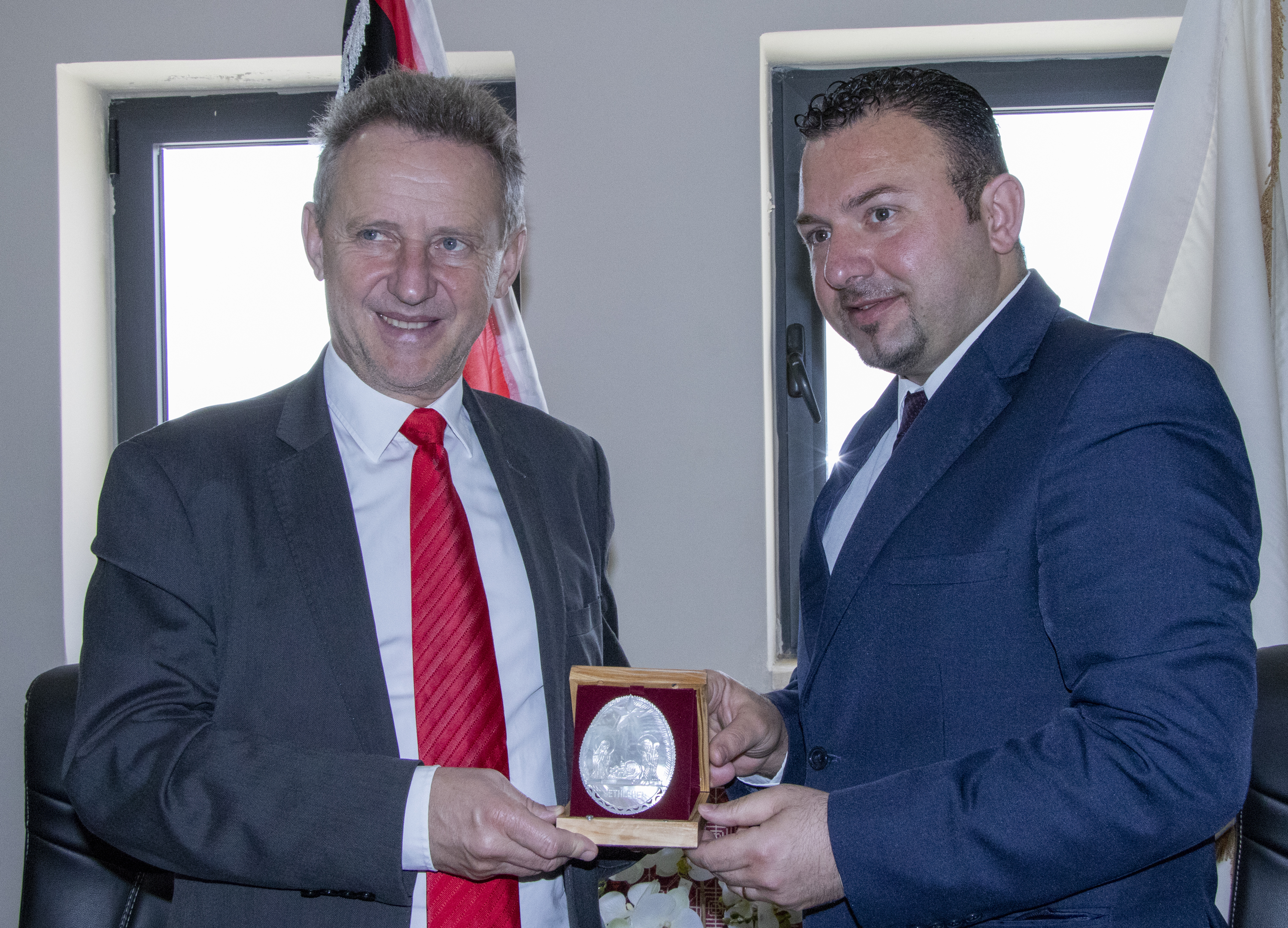 حنانيا ومرقص يستقبلان وفداً من فيينا ويبحثان سبل التعاون المشترك 