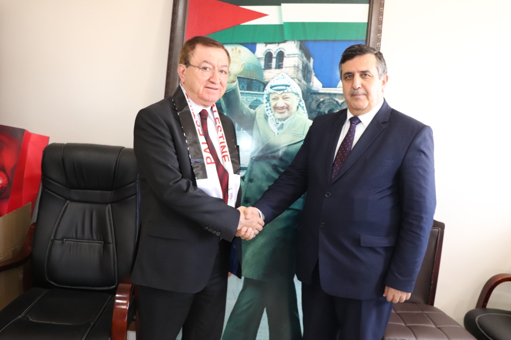 سلمان يستقبل أمين عام منظمة  UCLG-MEWA في دار البلدية