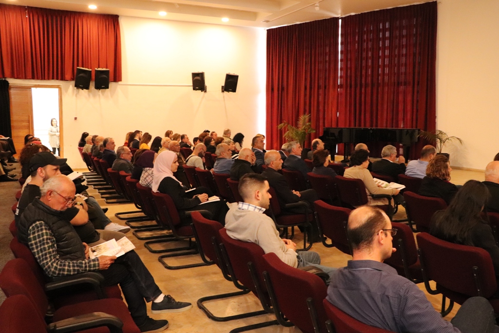  المؤرخ خليل شوكة يطلق كتاب (بيـــــت لحم و سجل 366) و كتاب (القصور والمباني التقليدية الفخمة في بيت لحم) في مركز السلام بيت لحم 