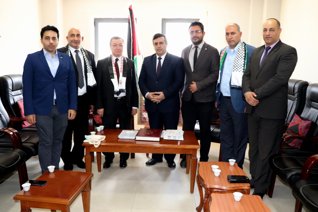 سلمان يستقبل أمين عام منظمة  UCLG-MEWA في دار البلدية