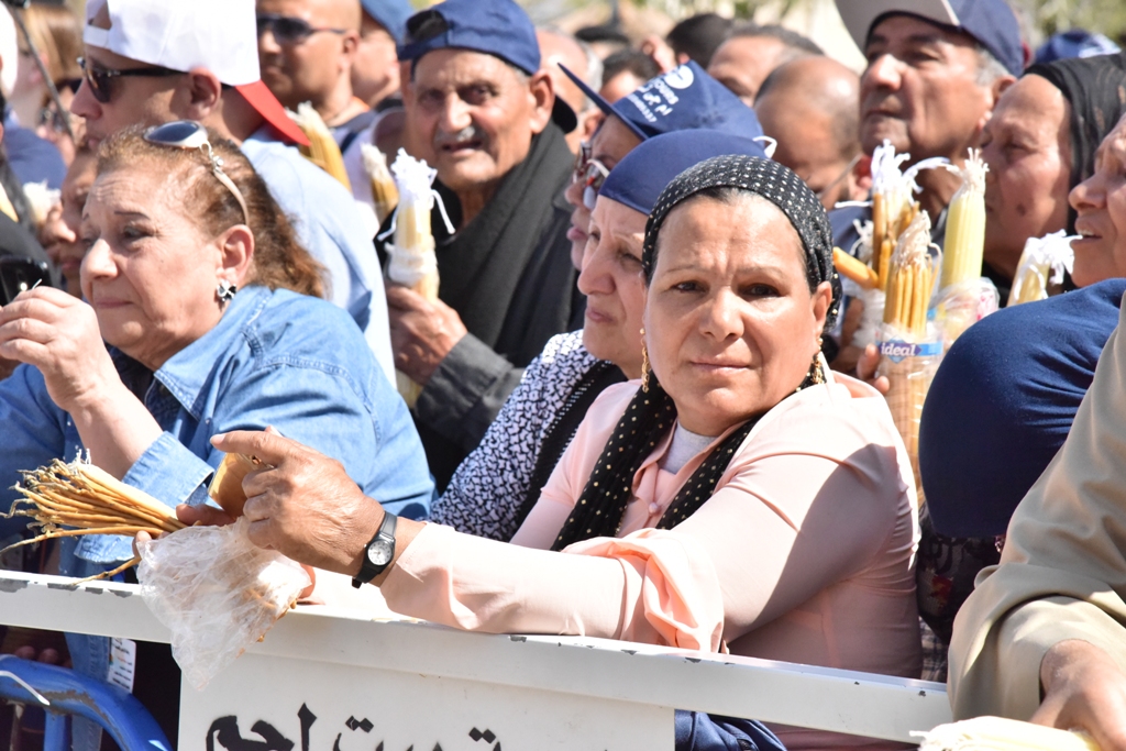 رئيس بلدية بيت لحم يشارك في استقبال النور المقدس القادم من القدس