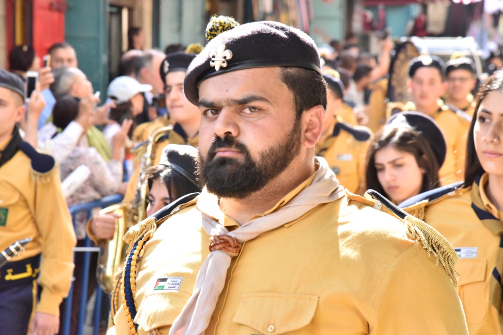 رئيس بلدية بيت لحم يشارك في استقبال النور المقدس القادم من القدس