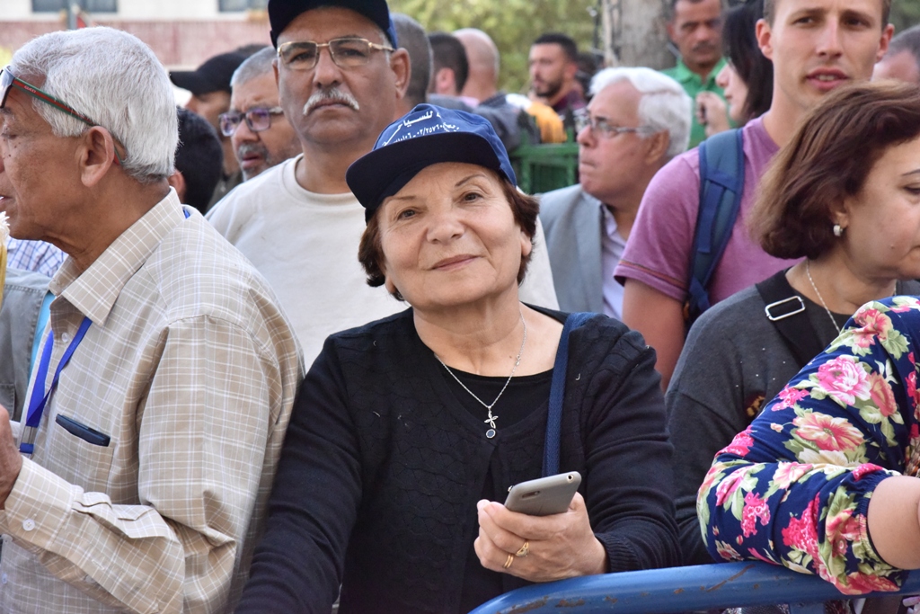 رئيس بلدية بيت لحم يشارك في استقبال النور المقدس القادم من القدس