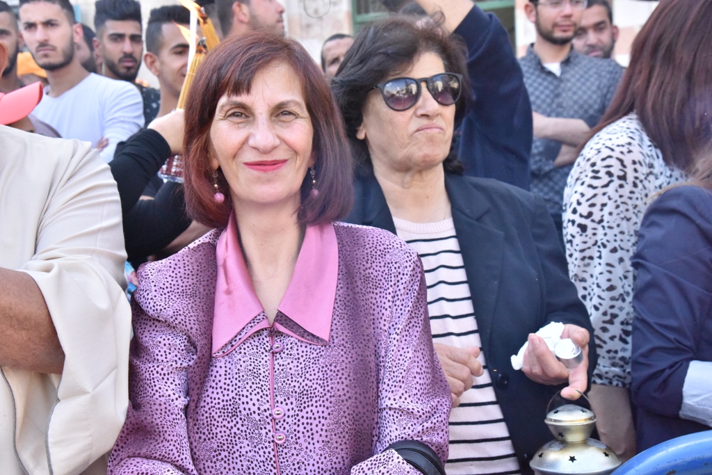 رئيس بلدية بيت لحم يشارك في استقبال النور المقدس القادم من القدس