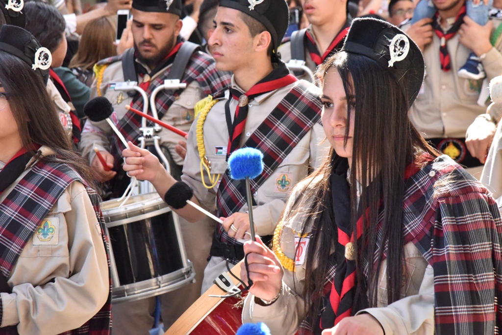 رئيس بلدية بيت لحم يشارك في استقبال النور المقدس القادم من القدس