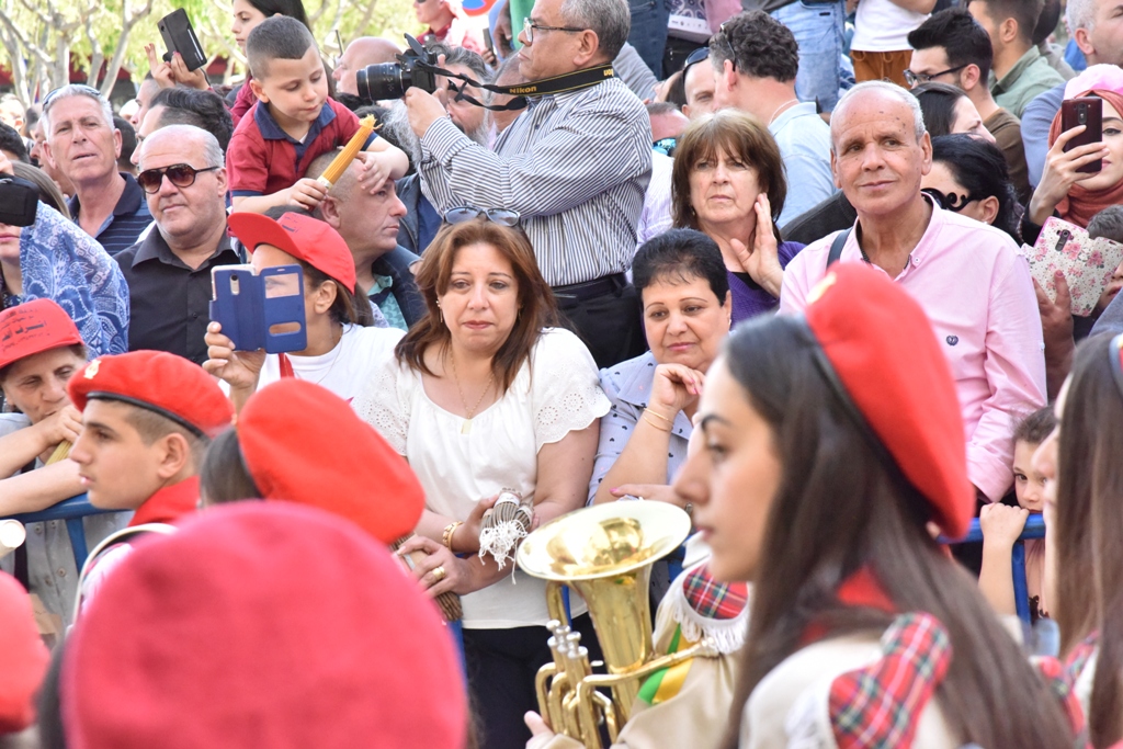 رئيس بلدية بيت لحم يشارك في استقبال النور المقدس القادم من القدس