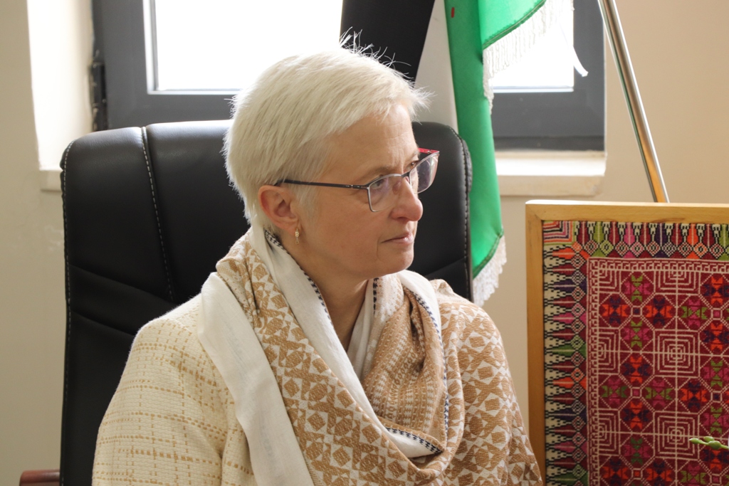 رئيس بلدية بيت لحم يستقبل القنصل البلجيكي العام في القدس وينقل لها تحديات المدينة ويبحثان سبل التعاون المشترك