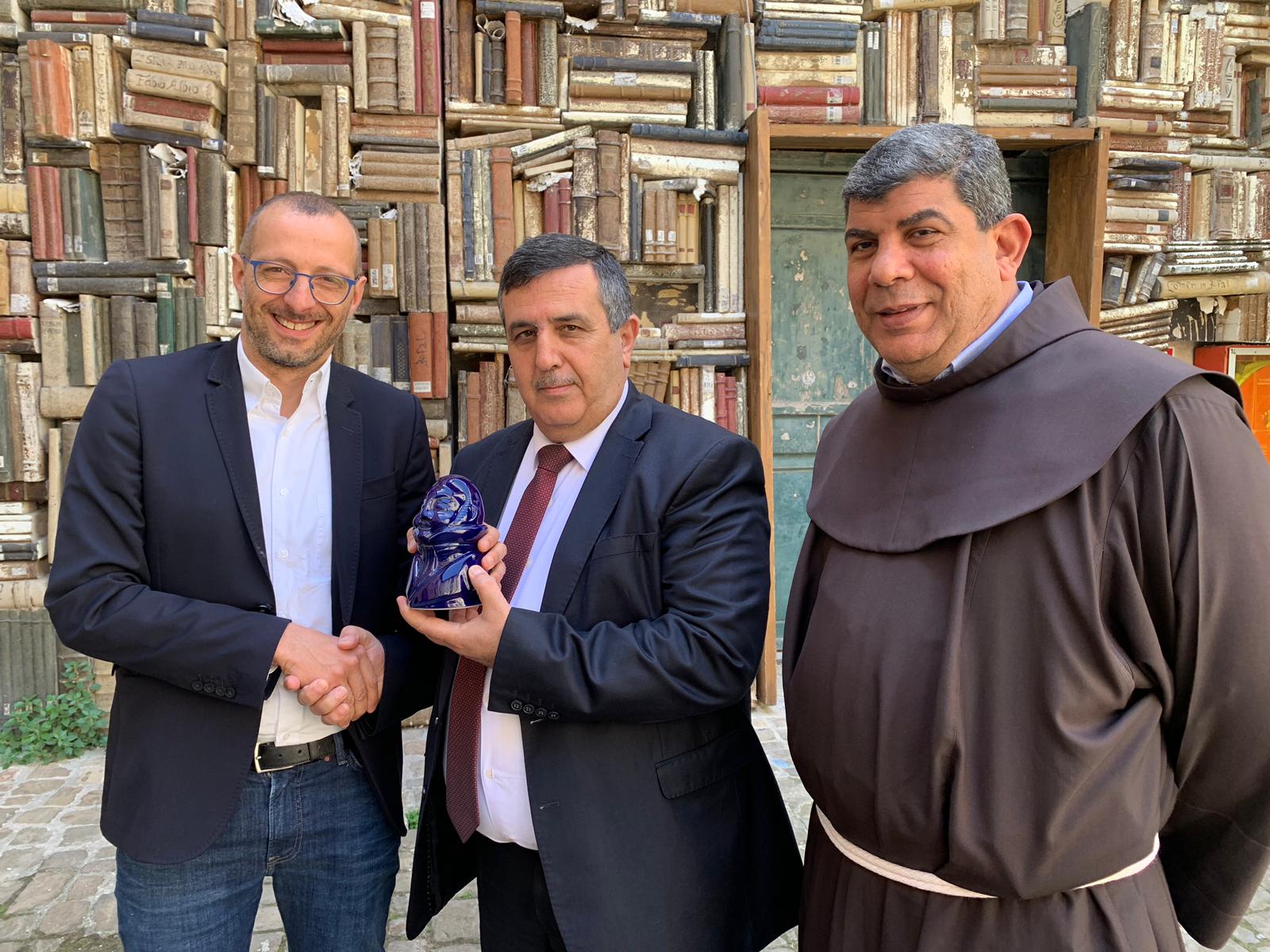 بلديتا بيت لحم وجوبيو الإيطالية توقعان على إتفاقية صداقة