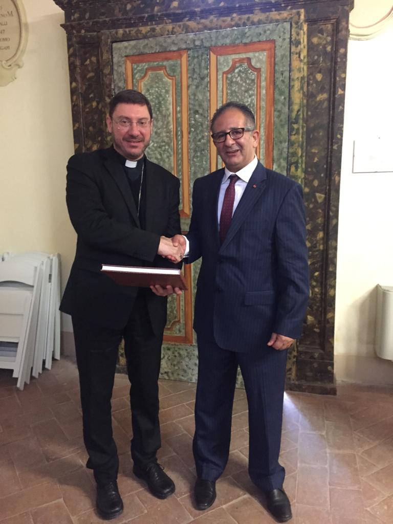 بلديتا بيت لحم وجوبيو الإيطالية توقعان على إتفاقية صداقة