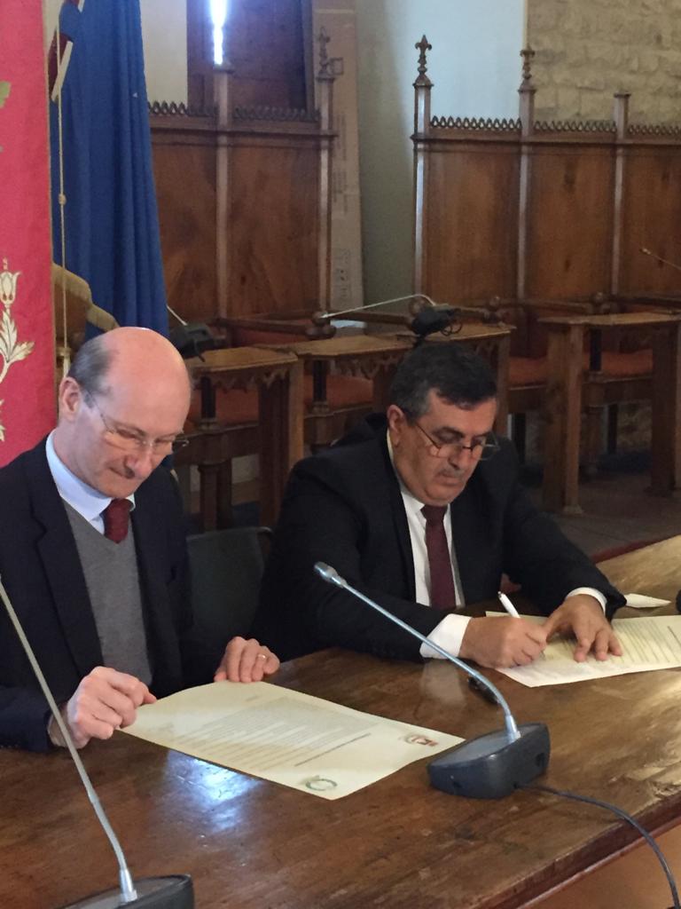 بلديتا بيت لحم وجوبيو الإيطالية توقعان على إتفاقية صداقة