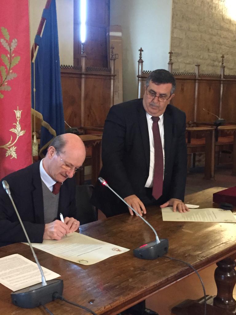بلديتا بيت لحم وجوبيو الإيطالية توقعان على إتفاقية صداقة