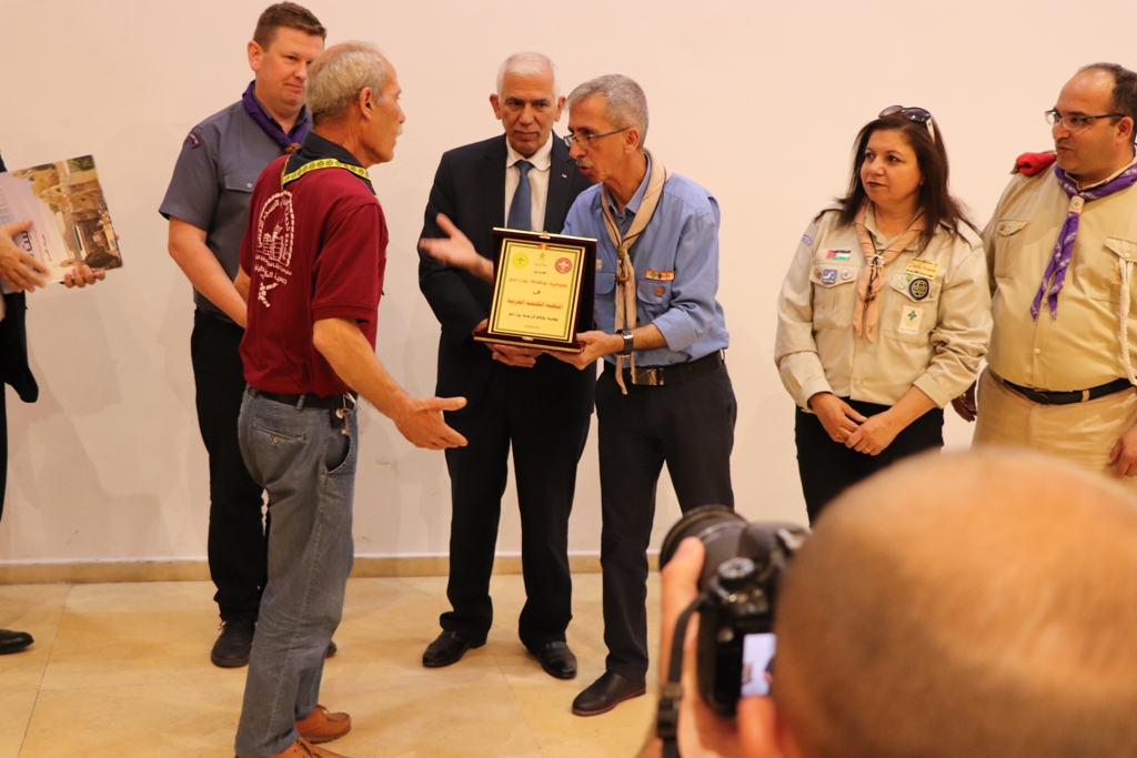 لقاء في مركز السلام/ بيت لحم على شرف وفد منظمة الكشافة العالمية الذي زار بيت لحم