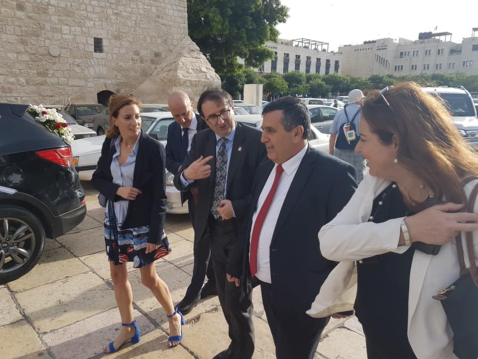 سلمان يستقبل وفدا من وزارة الخارجية السويسرية للتنسيق لزيارة وزير الخارجية السويسري لبيت لحم ايلول القادم ولتوقيع اتفاقية توأمة