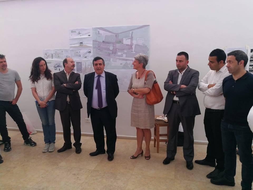 بتمويل من قبل الوكالة الفرنسية للتنمية من خلال بلدية باريس  بلدية بيت لحم تنظم نشاطاً مع جامعة بيرزيت وطلبتها حول تصميم المساحات العامة ويشاركون البلدية تصورهم للمدينة