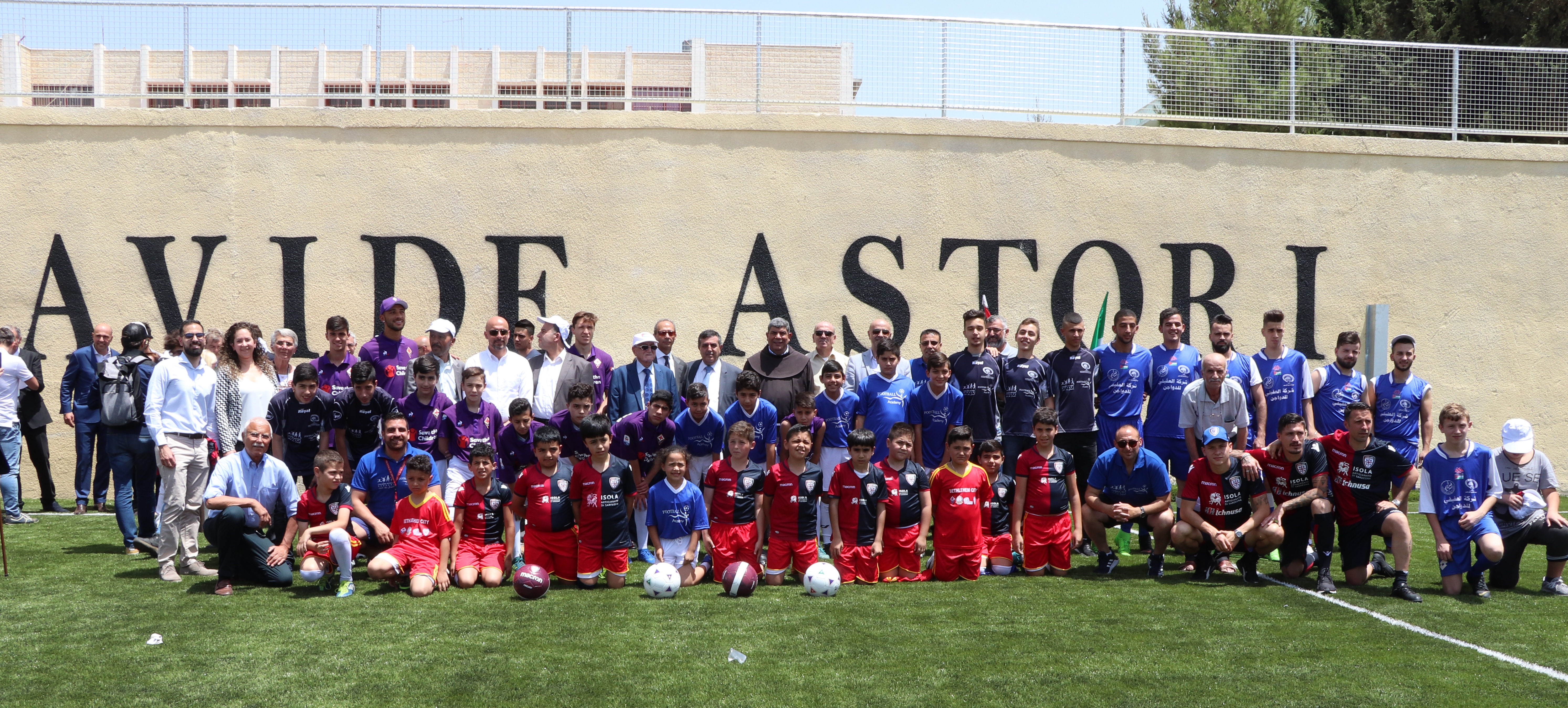 بلدية بيت لحم تحتفل بافتتاح ملعب كرة القدم المصغر "دافيدي أستوري" في بيت لحم