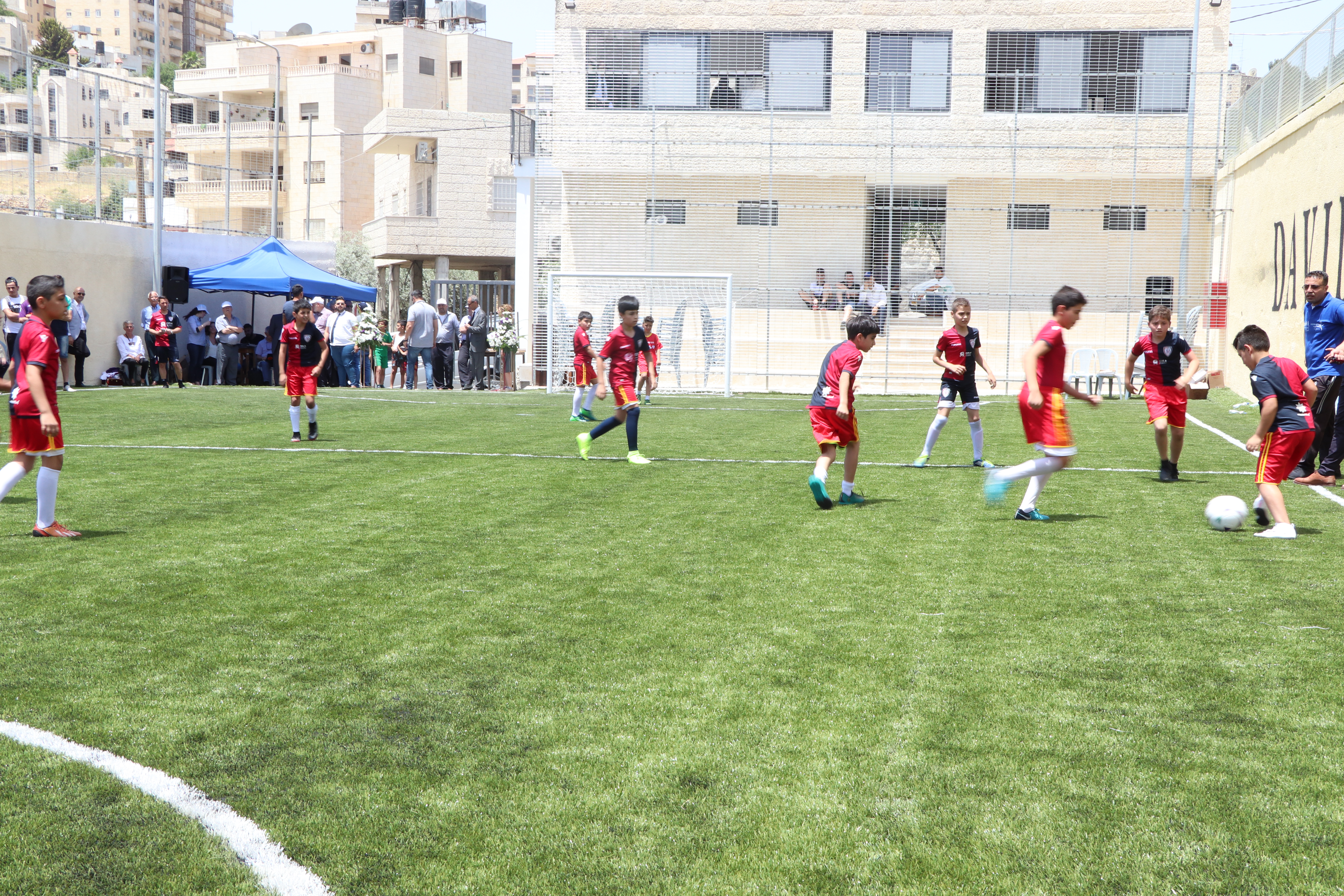 بلدية بيت لحم تحتفل بافتتاح ملعب كرة القدم المصغر "دافيدي أستوري" في بيت لحم