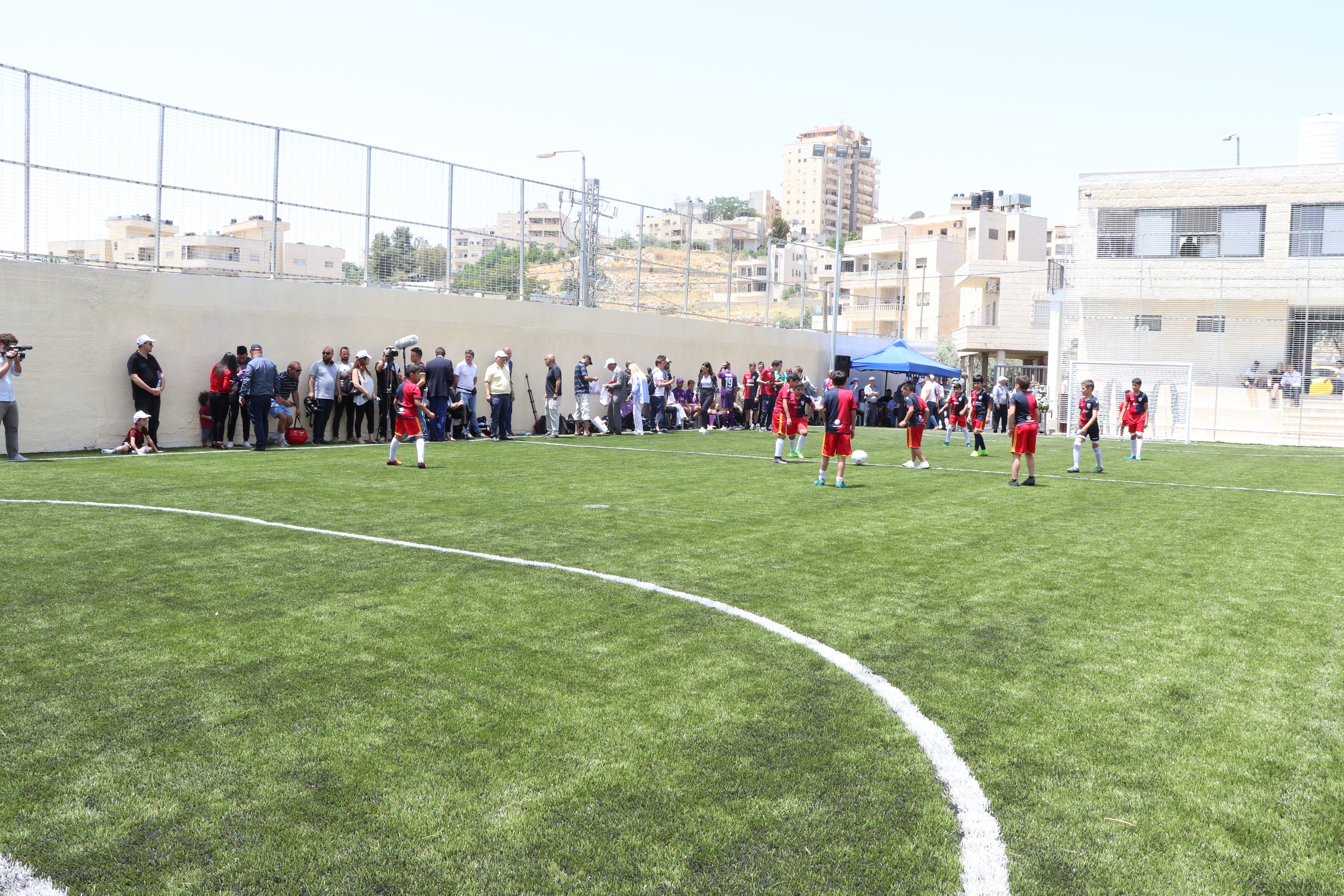 بلدية بيت لحم تحتفل بافتتاح ملعب كرة القدم المصغر "دافيدي أستوري" في بيت لحم