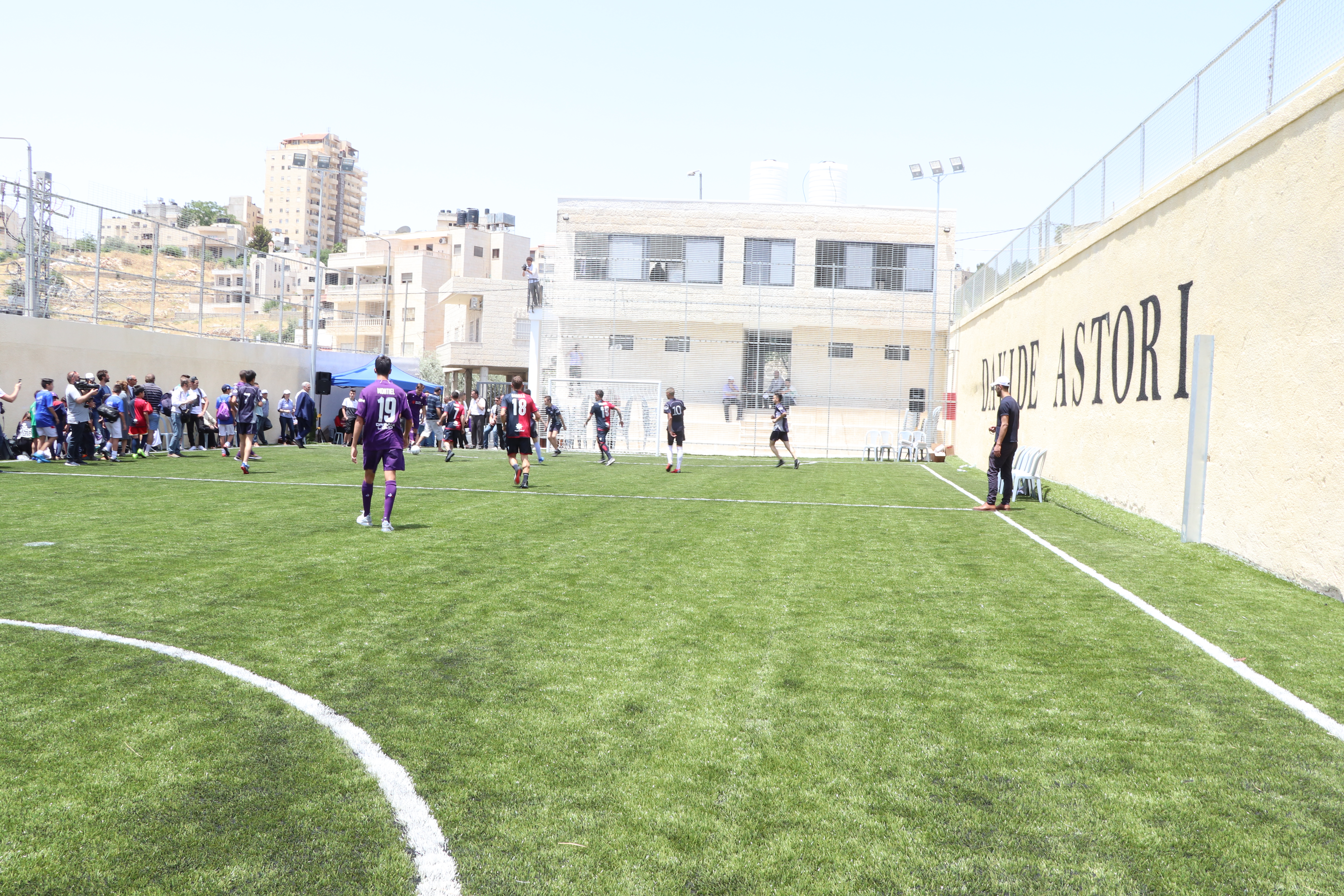 بلدية بيت لحم تحتفل بافتتاح ملعب كرة القدم المصغر "دافيدي أستوري" في بيت لحم