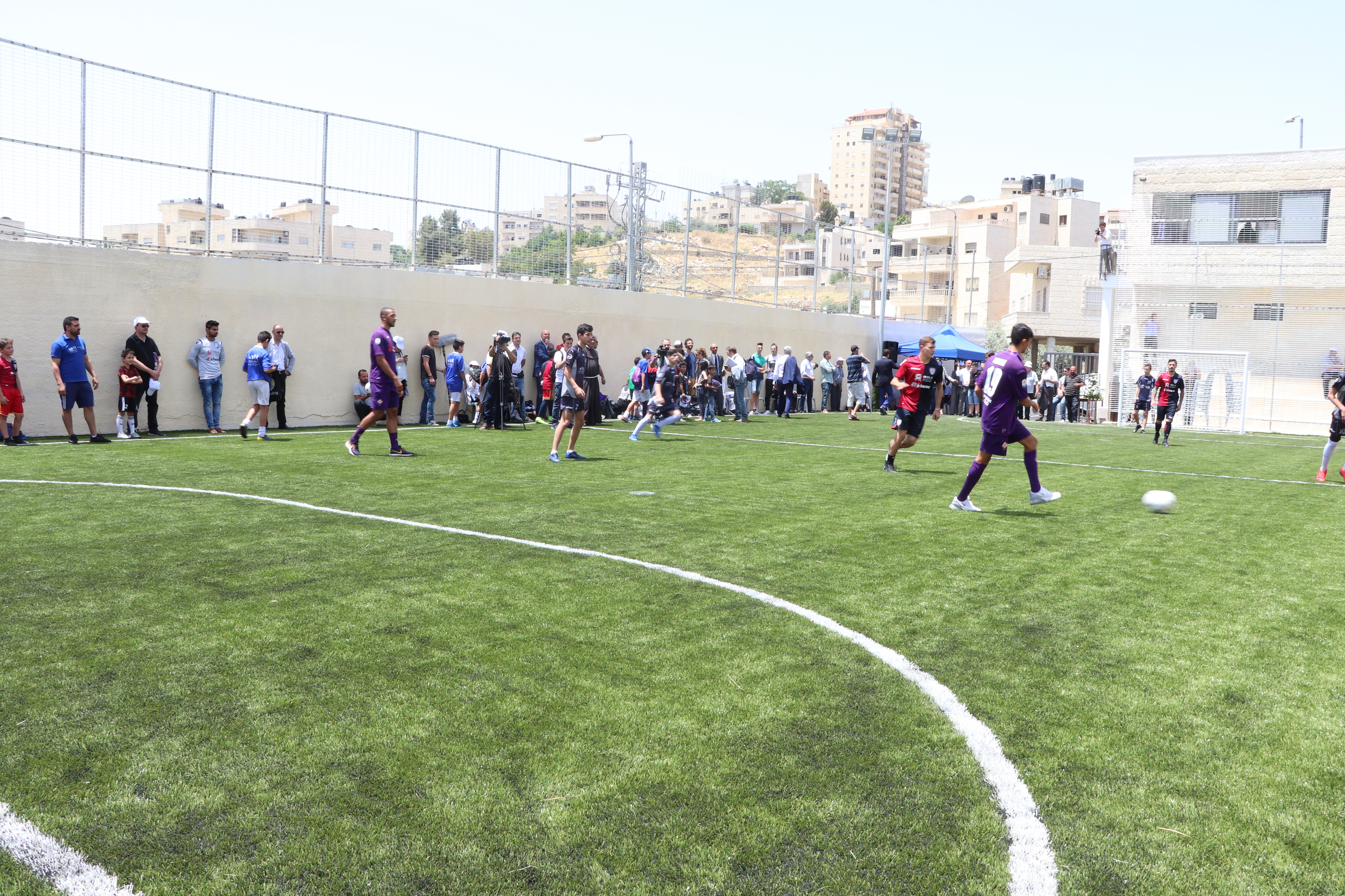 بلدية بيت لحم تحتفل بافتتاح ملعب كرة القدم المصغر "دافيدي أستوري" في بيت لحم