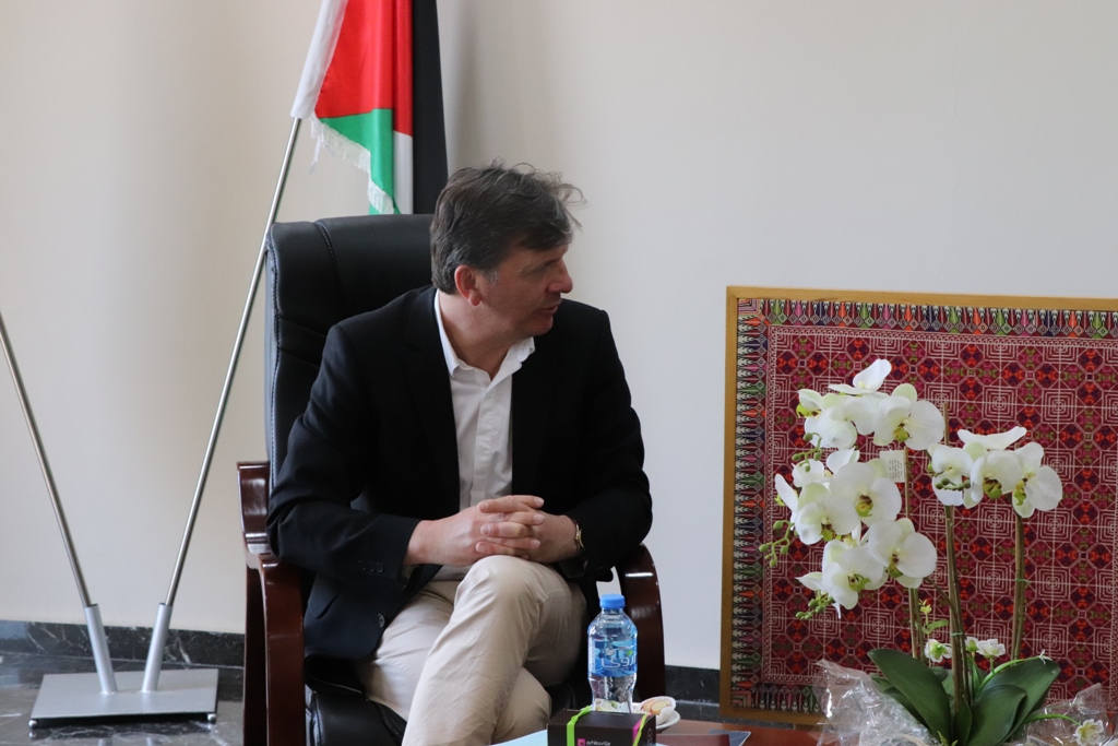 سلمان يستقبل وفداً فرنسياً وينقل لهم واقع بيت لحم وأهم التحديات