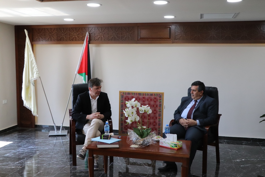 سلمان يستقبل وفداً فرنسياً وينقل لهم واقع بيت لحم وأهم التحديات