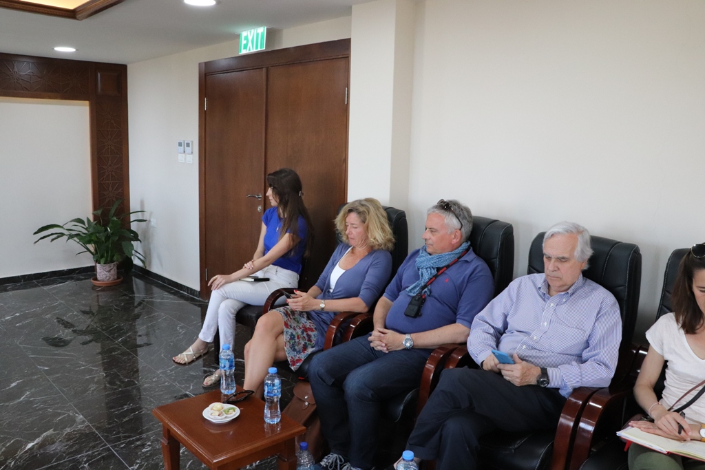 سلمان يستقبل وفداً فرنسياً وينقل لهم واقع بيت لحم وأهم التحديات