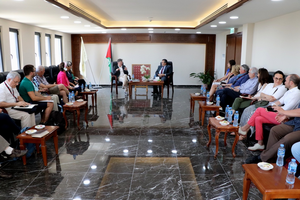 سلمان يستقبل وفداً فرنسياً وينقل لهم واقع بيت لحم وأهم التحديات