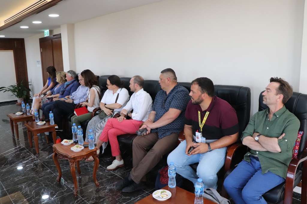 سلمان يستقبل وفداً فرنسياً وينقل لهم واقع بيت لحم وأهم التحديات