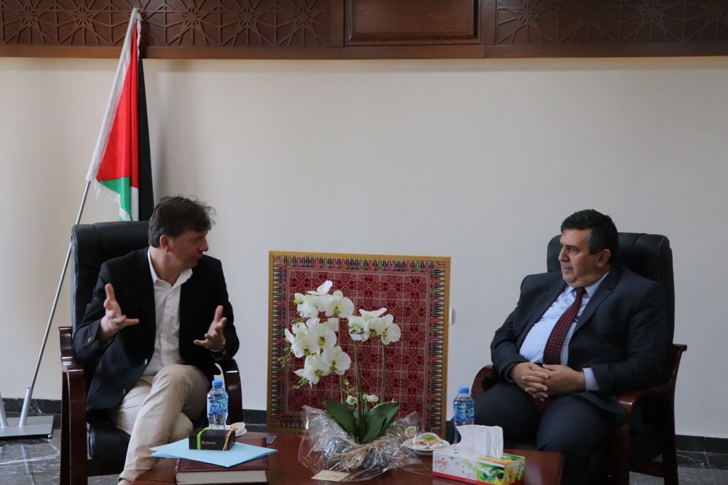 سلمان يستقبل وفداً فرنسياً وينقل لهم واقع بيت لحم وأهم التحديات