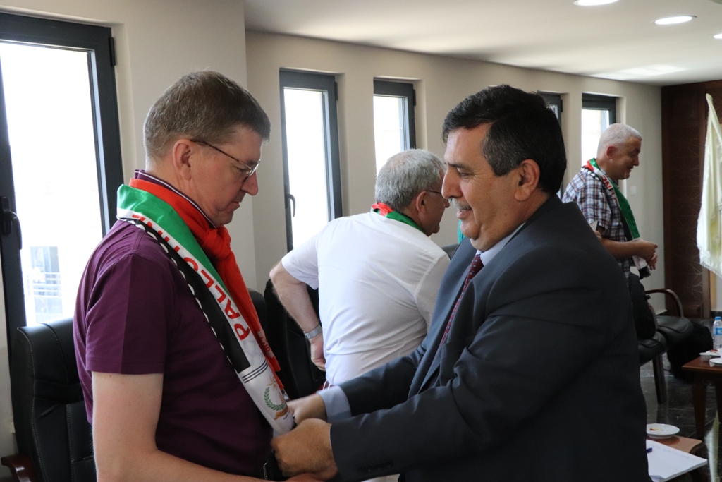 سلمان يستقبل وفداً فرنسياً وينقل لهم واقع بيت لحم وأهم التحديات