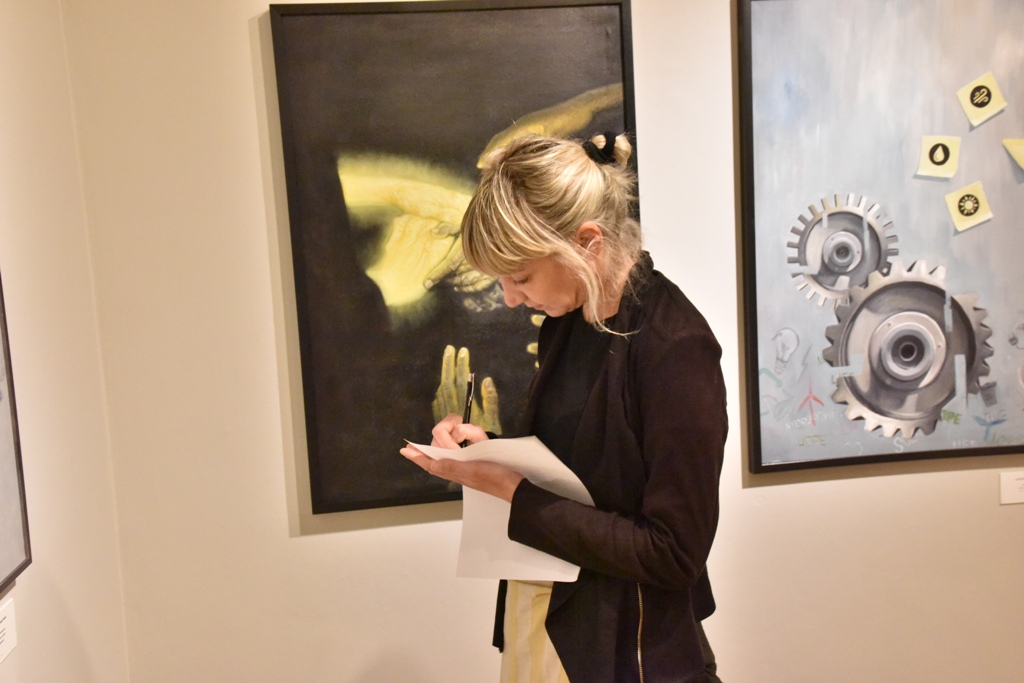 في اطار اتفاقية التعاون بين بلديتي بيت لحم وتورينو  حنانيا يشارك في حفل إعلان نتائج المسابقة الفنية " لندعها تضيء " في فندق ذا وولد اوف