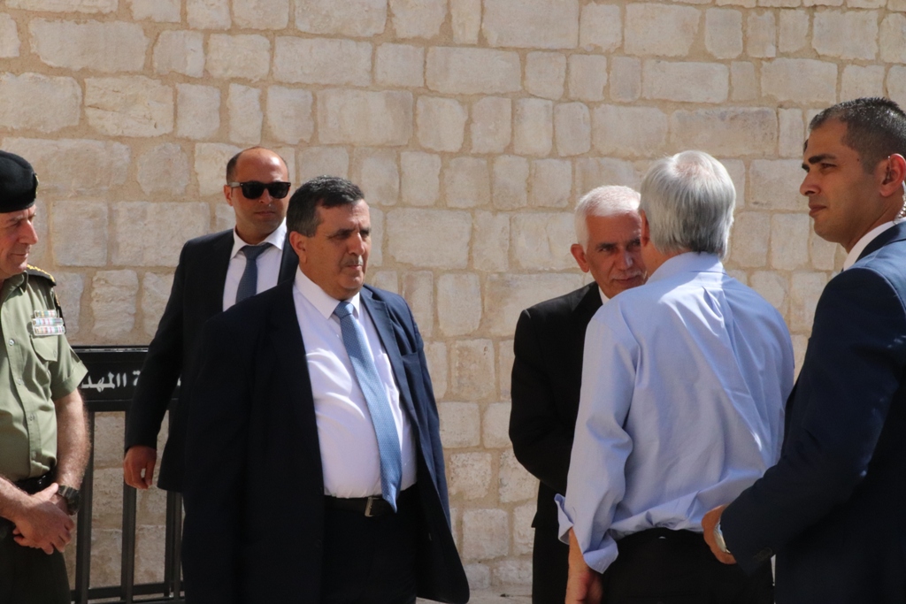 سلمان يشارك في استقبال رئيس جمهورية تشيلي على بلاط كنيسة المهد