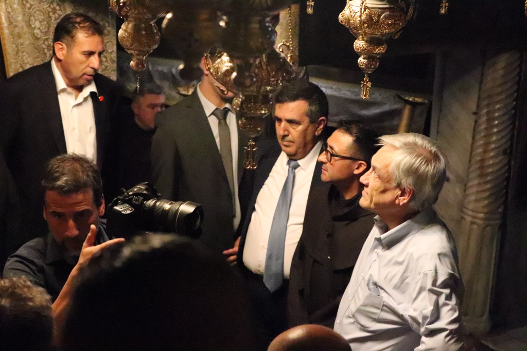 سلمان يشارك في استقبال رئيس جمهورية تشيلي على بلاط كنيسة المهد